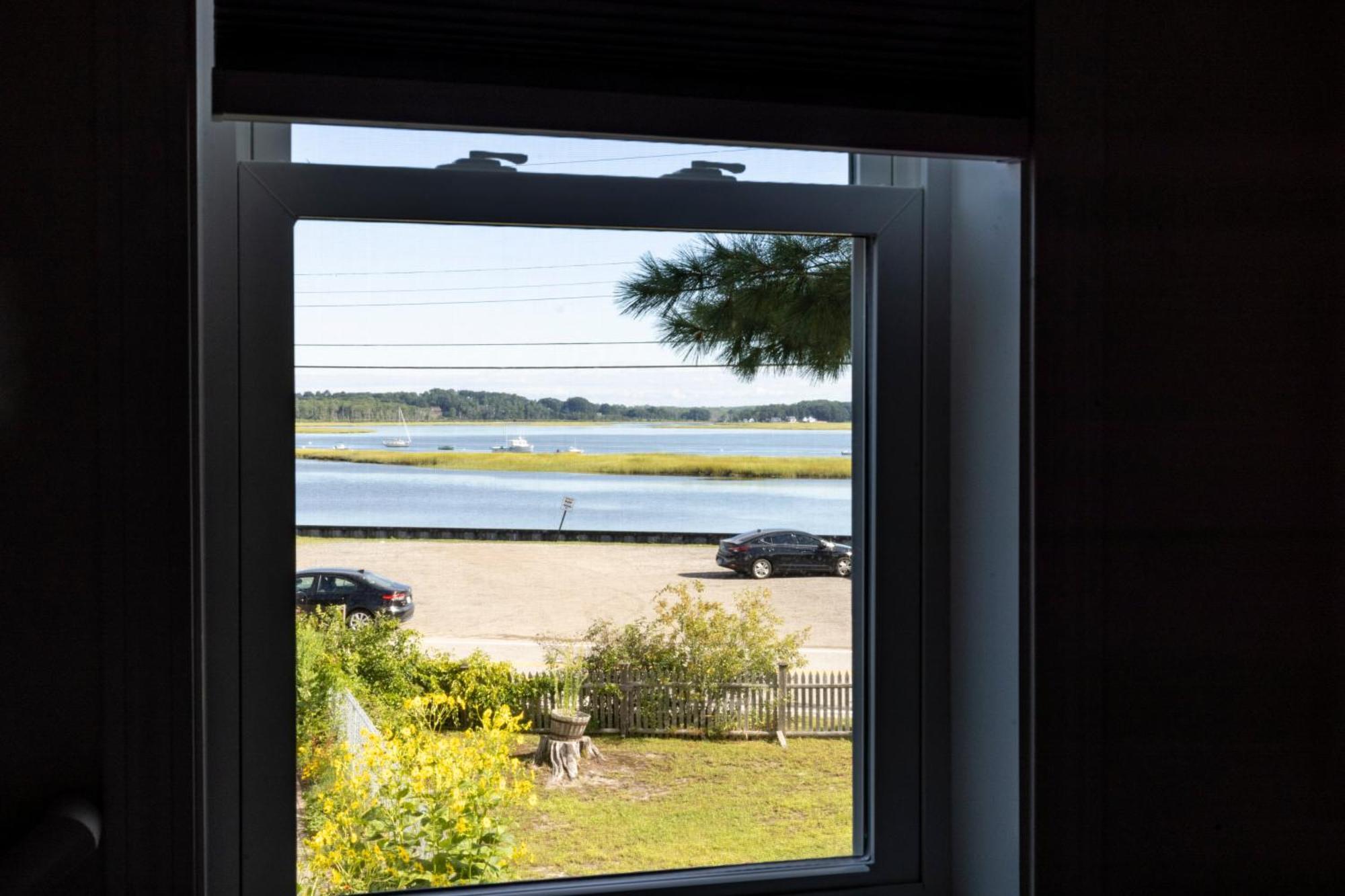 Bright 4Br Beach House, Pine Point Perfection Scarborough Exterior photo