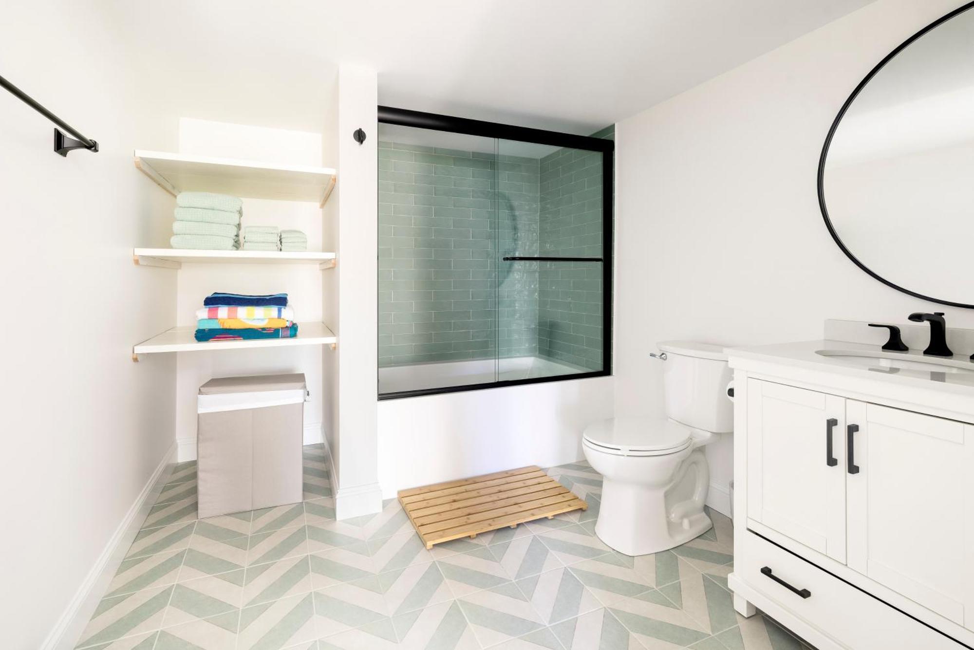 Bright 4Br Beach House, Pine Point Perfection Scarborough Exterior photo
