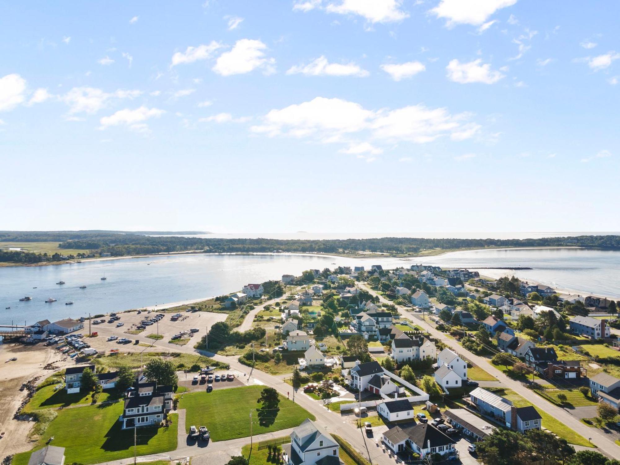 Bright 4Br Beach House, Pine Point Perfection Scarborough Exterior photo