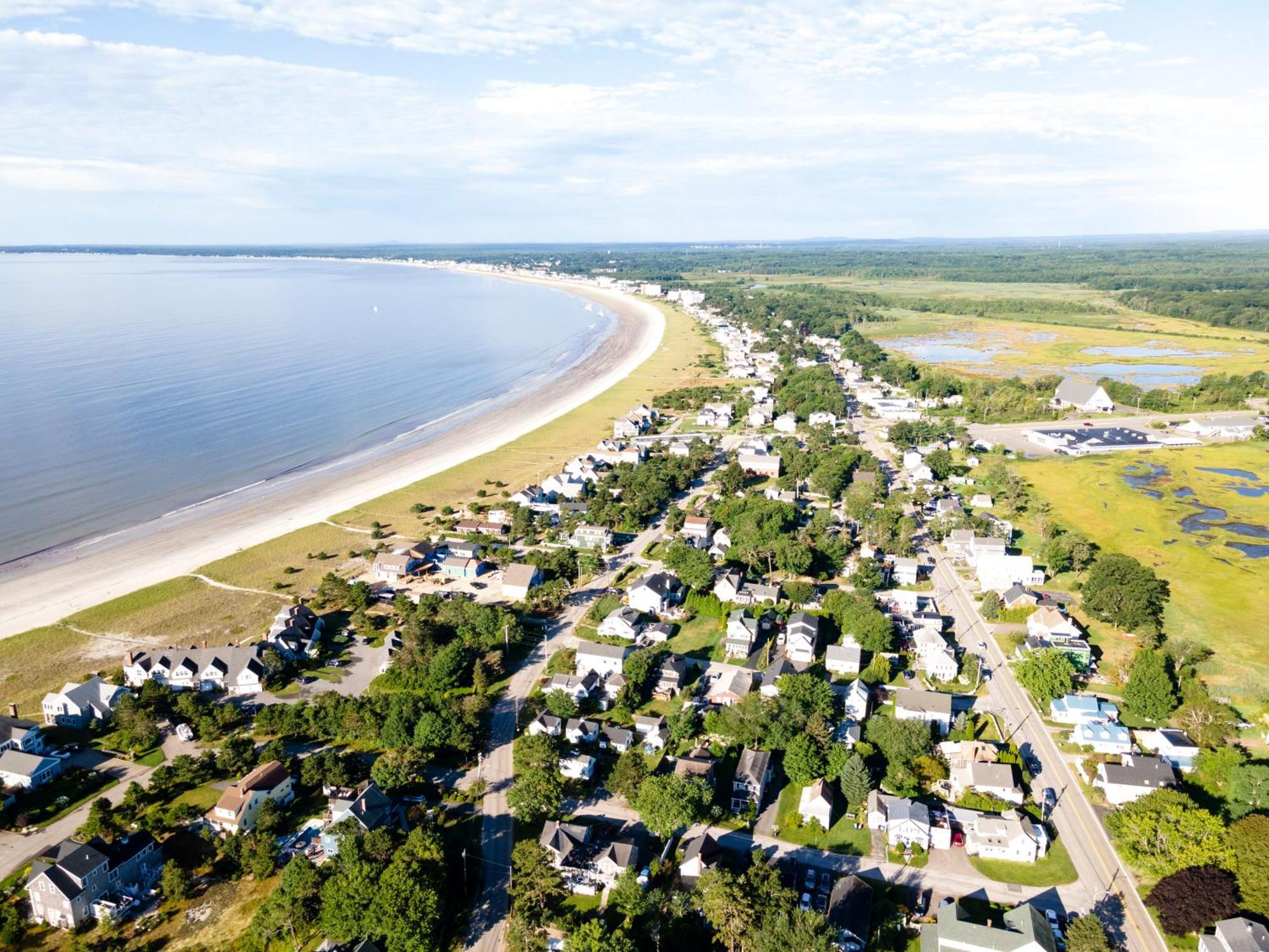 Bright 4Br Beach House, Pine Point Perfection Scarborough Exterior photo